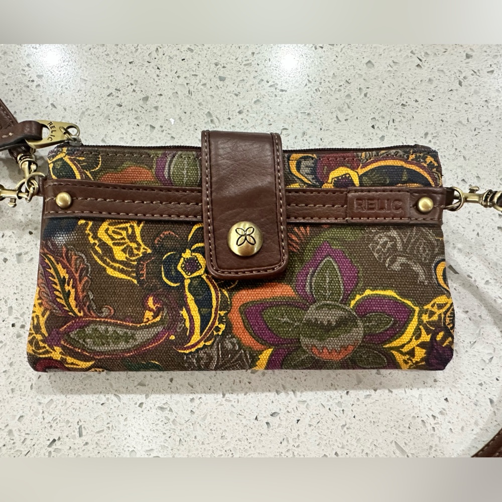 Relic Brown Crossbody Bag with Classic Design and Wrist Strap - Picture 3 of 5